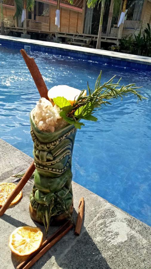 Tiki Bar And More Нуса-Лембонган Экстерьер фото